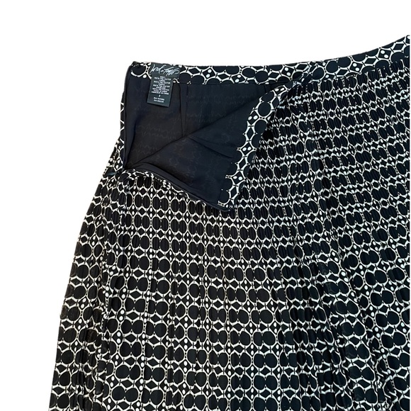 Lord & Taylor pleated black & brown print business casual lined skirt size 2 - Picture 3 of 11